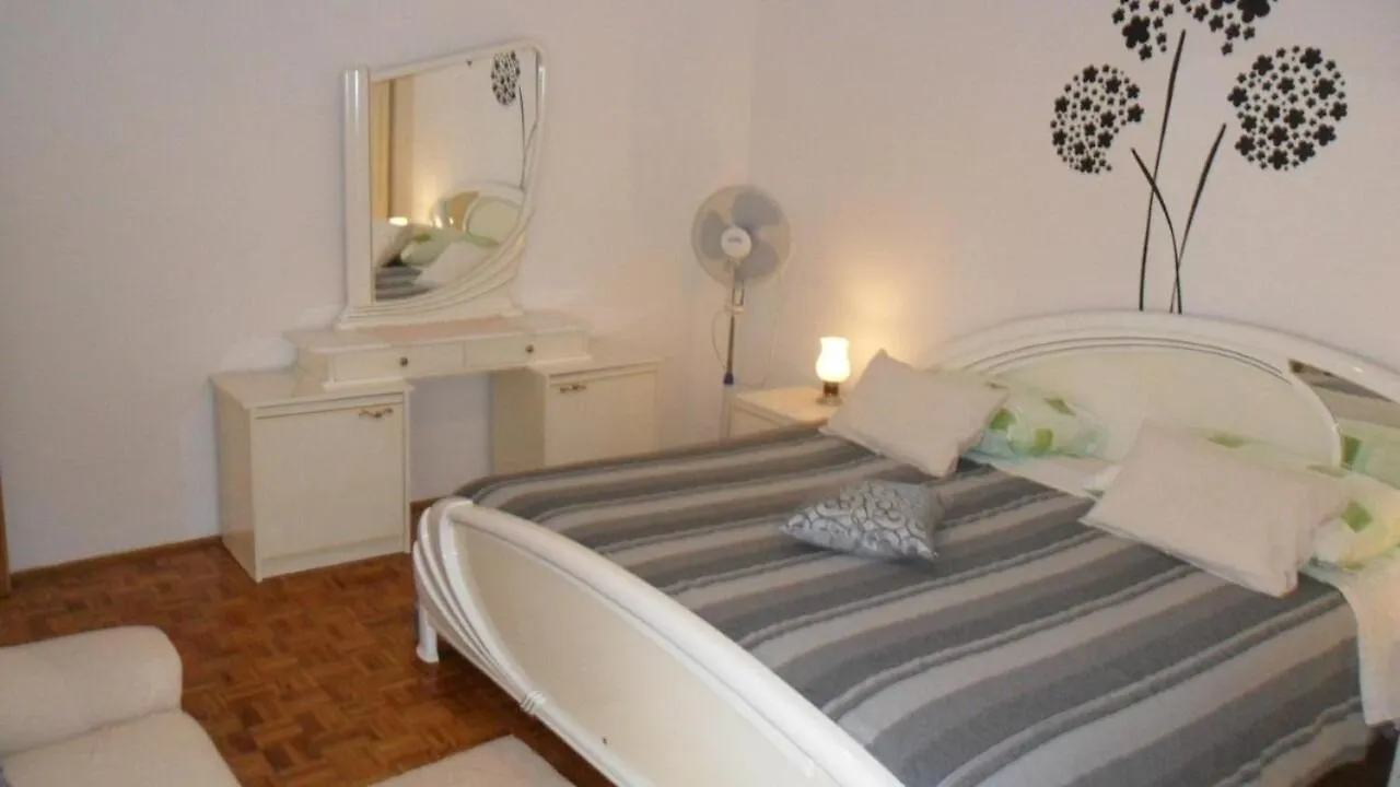 Apartment Ralje 萨利